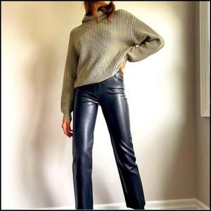 Aritzia Wilfred Melina Pant size 8 regular length vegan leather pant in Black